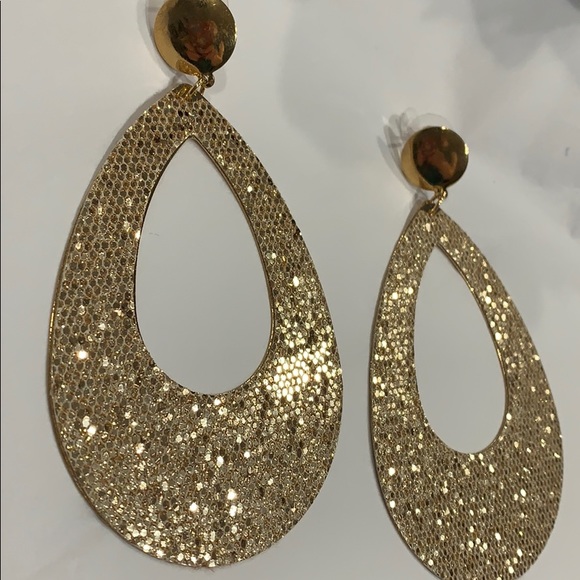 BIG GOLD TEARDROP EARRINGS! - Picture 1 of 4